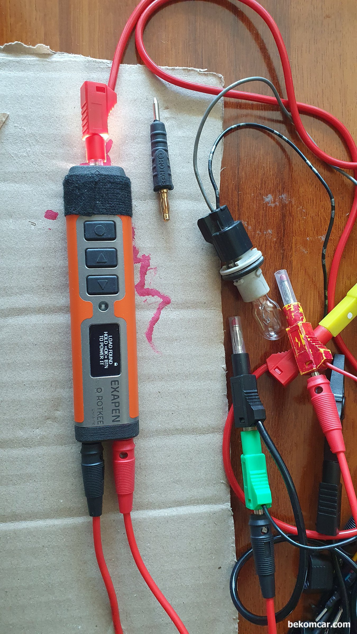 ROTKEE ExaPen 엑사펜 기능중 전원 Power 공급기능 과 듀티제어기능, ROTKEE ExaPen 엑사펜 기능중 하나는 전류가 흐르는 배선에 탐침하면 엑사펜에서 부하를 인식하여 'LOAD FOUND. HOLD <)K> BTN T POWER IT' 메시지가 뜬다. 단순히 부하가 인지되었고 OK 버튼을 누르면 '전원 POWER' 공급이 된다는 의미이다. 회로 진단시 상당히 유용한 기능이다.|bekomcar.com
