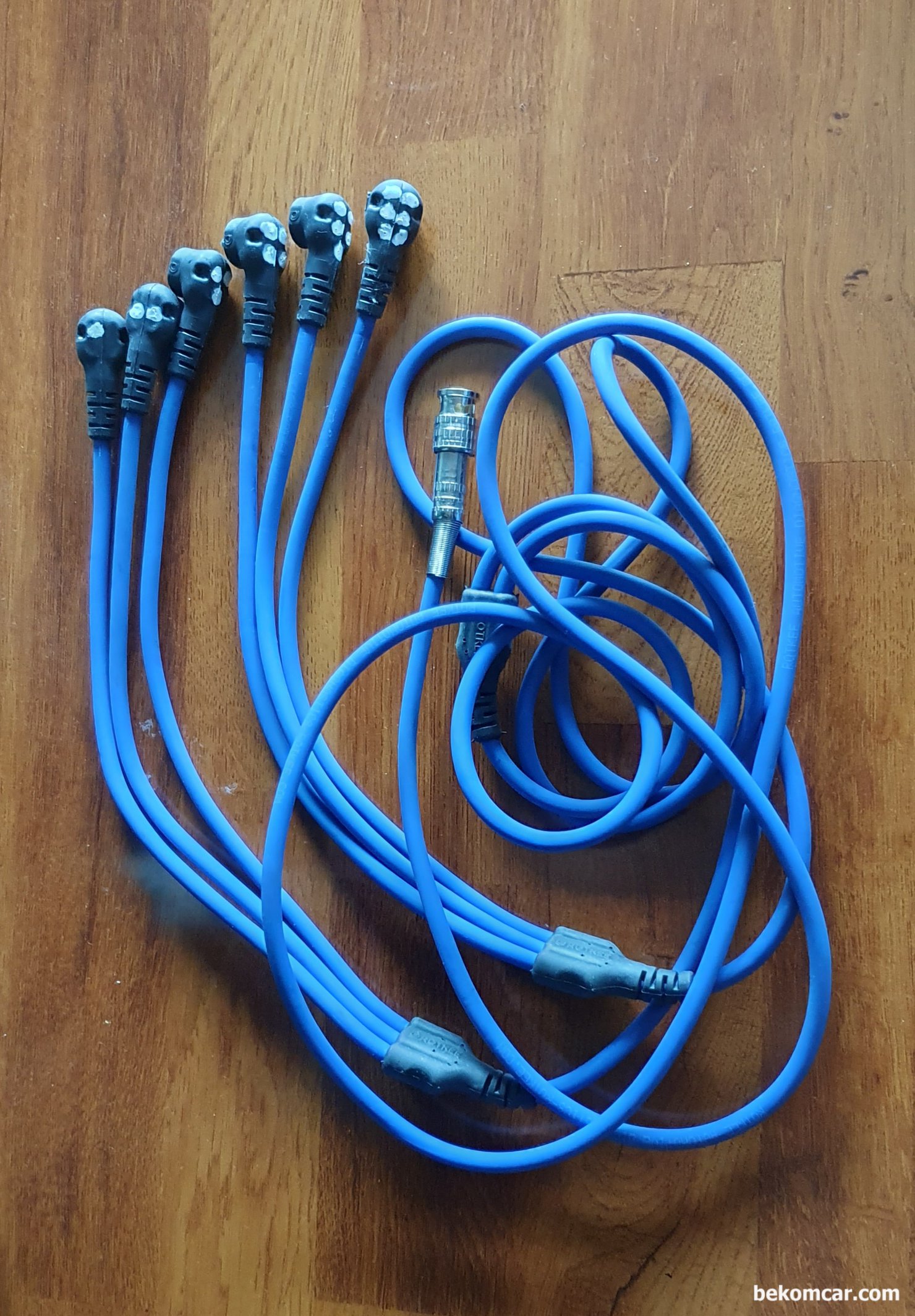 부조 실화 및 출력저하등 엔진진단 기초, 비교 점화파형 측정, 1채널에서 6개 실린더 점화파형을 동시에 측정 비교할 수 있는 ROTKEE LX6 특수 점화프로브 이다. ROTKEE의 실린더압축압력센서 를 포함하여 정비사 진단작업을 도와주는 특수공구 와 스코프를 수입하여 공급하고 있다. 베콤카는 ROTKEE 국내 대리점 이다.|bekomcar.com