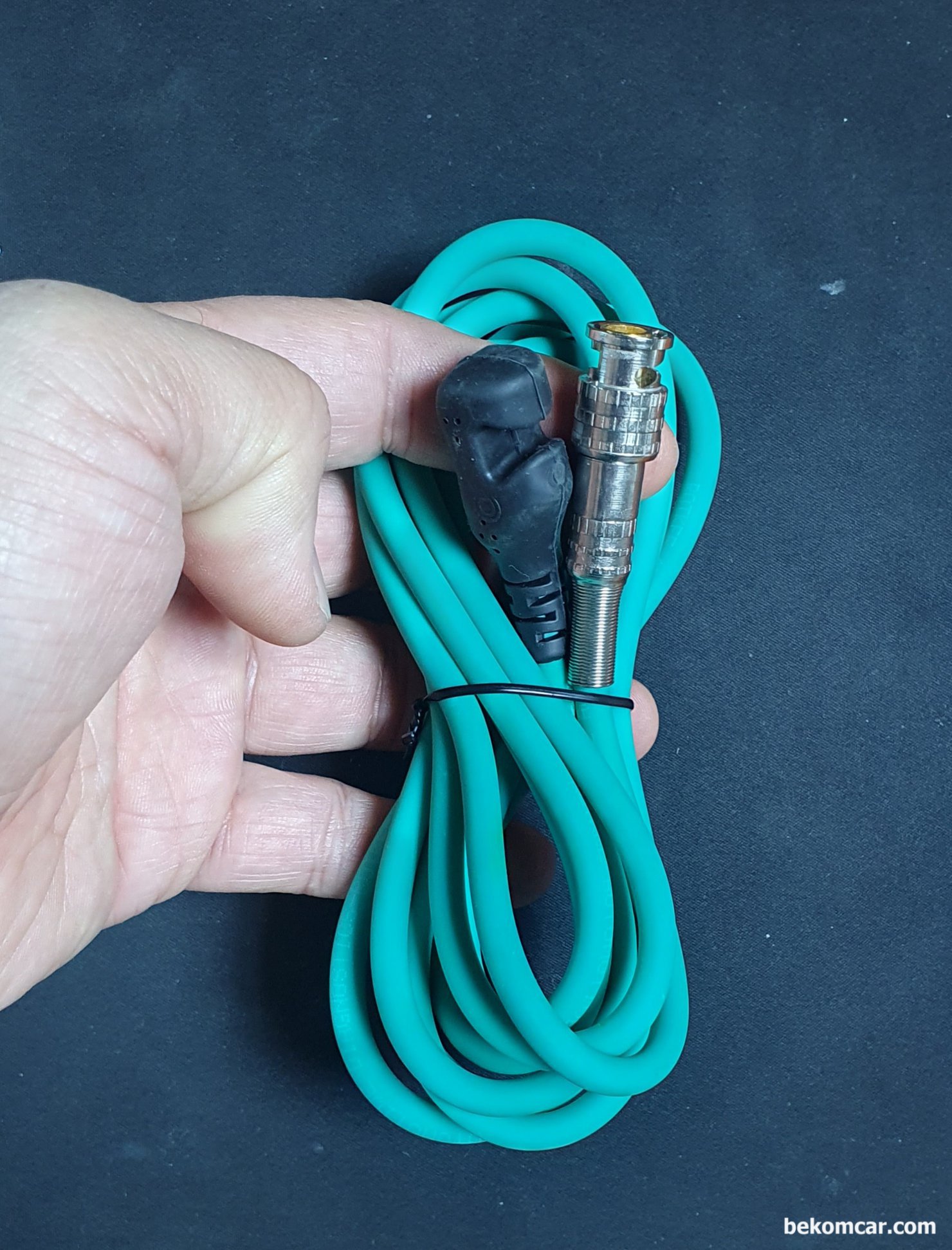 ROTKEE CX1 코일플럭 점화파형 측정 프로브, ROTKEE CX1 Capacitive Probe for High Tension Wires 이다. 플러그 와이어에 끼워서 점화파형 을 측정한다.|bekomcar.com