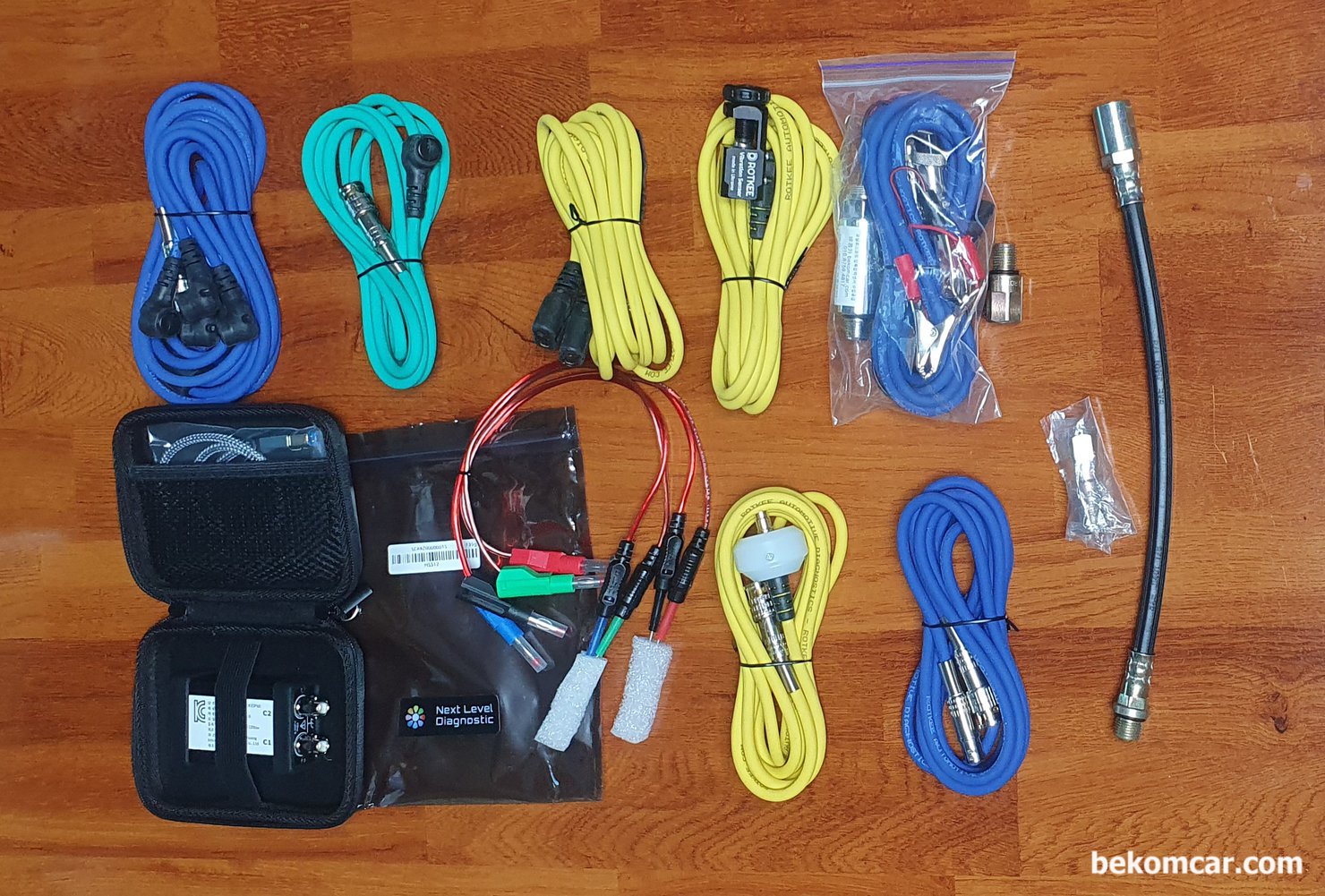 [판매완료] '정비사세트B+' 1세트 오실로스코프 및 압력센서등 필수장비 판매 (결제후 즉시 배송), 정비소에서 필요로 하는 대부분의 작업이 가능한 스코프 및 압축압력센서등 '정비사세트B+'  로 아래로 구성되어 있음. 이전의 정비사세트AA에 인젝터 진동센서가 추가되어 인젝터 작동 및 분사량 차이점 기초적인 진단이 가능해졌다.

(1) HS512Max 스코프,
(2) PS16 휘발유 실린더압축압력센서 
(2-1)AD-M14-Flex (16mm)
(2-2)AD-M14-M12 (14mm), 
(2-3)AD-M14-TS (미국차특수 아답터)포함 
(3) TLMIX4 (한채널에서 4개 실린더 탐침가능), 
(4) LX1 점화2차파형 1개 실린더, 
(5) LX4 점화2차파형 1채널에서 4개 실린더 동시측정, 
(6) PDS 피에조 펄스센서,  
(7) TLXEXT BNC 연장케이블
(8) VS 인젝터 진동센서|bekomcar.com