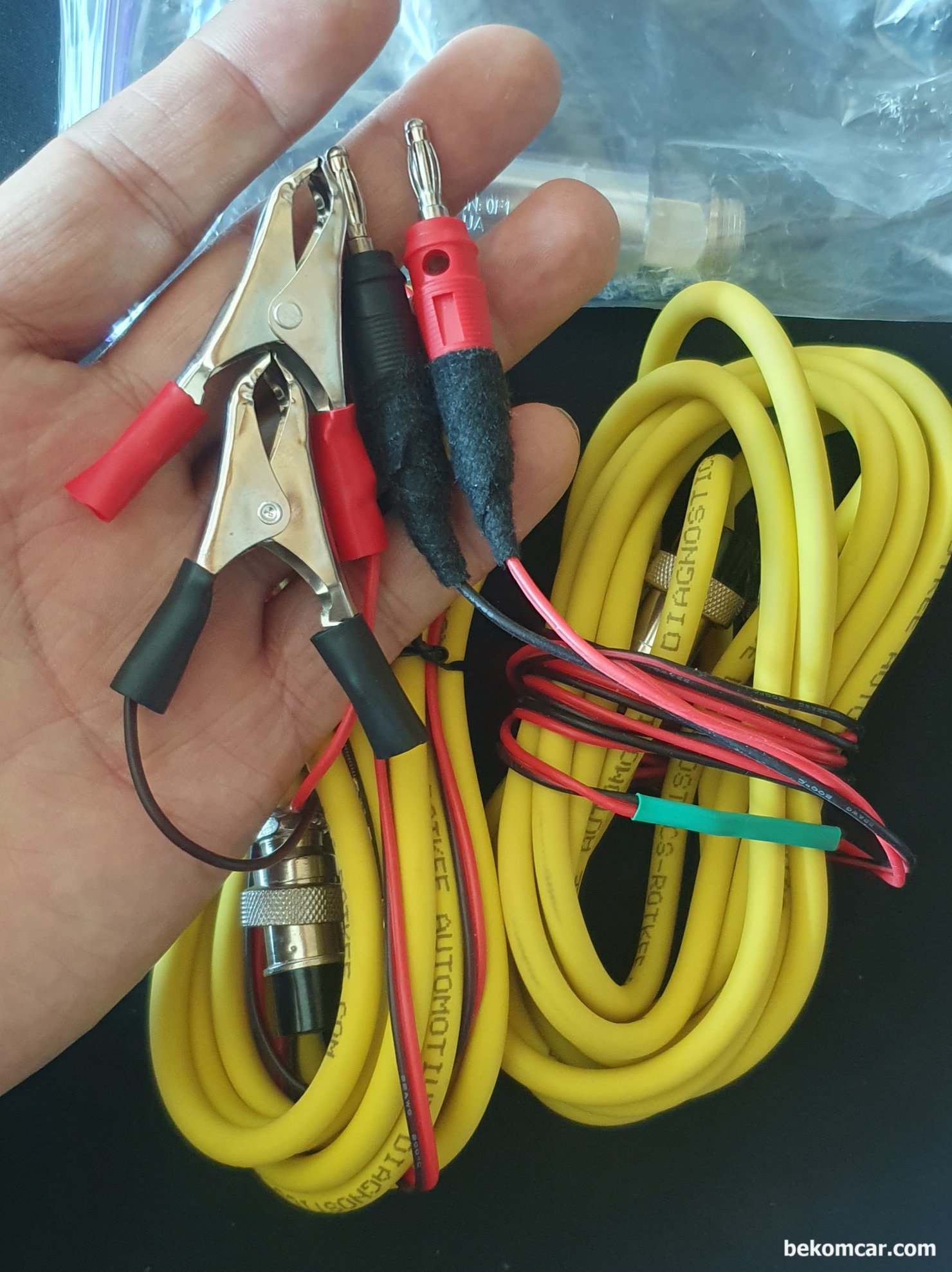 ROTKEE PS100 디젤엔진압축압력센서, 100Bar (순간 150Bar) 압력지원, PS100 디젤엔진압축압력센서 전원공급 선에 있는 집게 와 개조한 4mm 잭이다. 각자 편한대로 사용하면 되는데 나 같은경우에는 4mm로 표준화된 전원공급. 악세사리 를 좋아해서 개조했다. 그리고 집게는 선이 꼬이면 푸느라 시간낭비 된다.|bekomcar.com