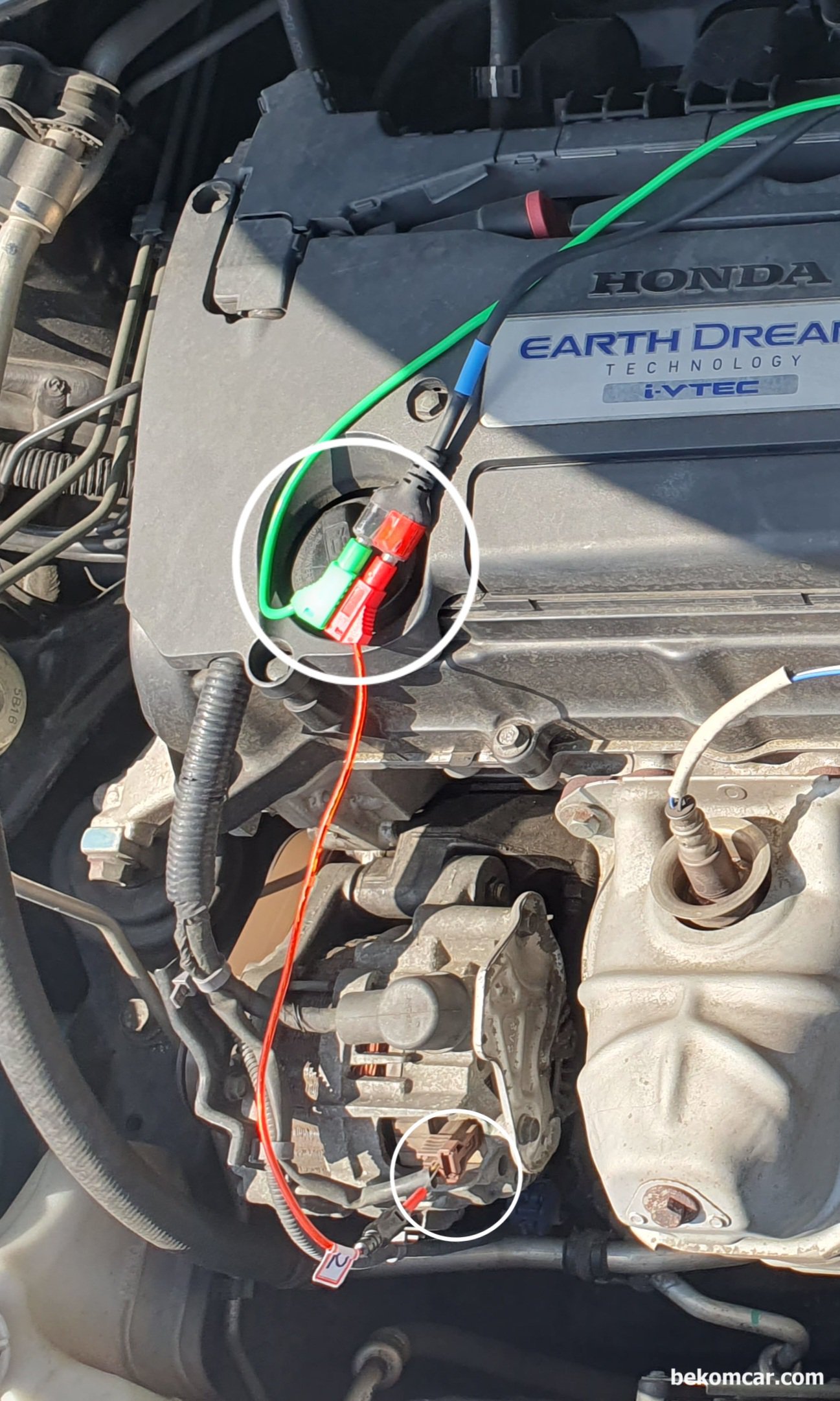 혼다 어코드 9세대 2.4L 린버스 통신 파형 및 알터네이터 제어상태 점검, 혼다 어코드 9세대 2.4L 린버스 통신 파형 및 알터네이터 제어상태 점검 기록이다. 알터네이터에 1개의 LIN BUS 통신제어 선이 있다. 여기에서 탐침하고 배터리 마이너스에 그라운드 시키고 파형을 측정한다. 0.0V ~ 12.0V 네모파형 (Square digital wave) 이 측정된다. 제어상태는 정상이다.|贝科姆汽车 (bekomcar)