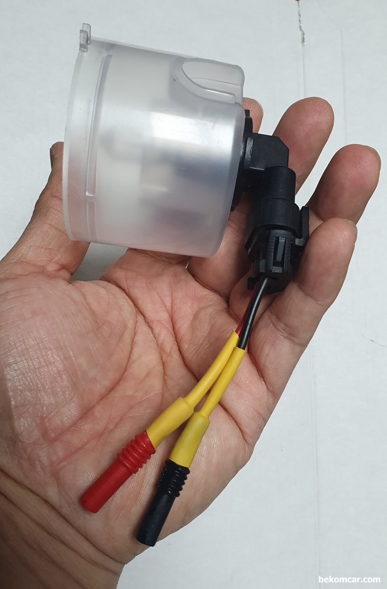 헤드램프 이용하여 부하전압강하 자작 공구, 부하전압강하 자작 공구이다. 전구, 보호막등 전부 다 재활용하였다. 4mm 암놈 코넥터만 재활용이 아니다.|贝科姆汽车 (bekomcar)