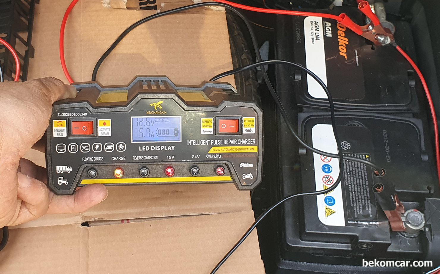 배터리 충전기 전기적 진단시 필수장비, 휴대용 배터리 충전기 인데 사용법, 기능 및 가격 그리고 휴대성 까지 가장 맘에 드는 제품이다. 배터리 충전상태에 따라 충전전류가 자동으로 조절된다. 0.2 ~ 0.8A 정도로 충전되면 대부분 자동차 배터리 경우 충전이 된것이다.|بيكومكار  (bekomcar)