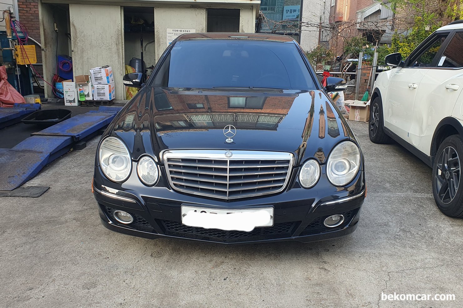 과학적 고장진단이 좋은 이유, 벤츠 W211 E200K 주행중 시동꺼짐 진단 정비 사례, 주행중 엔진꺼짐 현상이 있었던 벤츠 W211 E200K 이다. 진단결과 CKP 크랭크 각 센서등 다른 이유가 아니라 연료펌프 고장으로 진단되었다. 스코프 와 전류계를 사용하여 연료펌프 파형분석으로 진단하였다. 추가로 물리적인 연료펌프 상태까지 진단도 하였다.|贝科姆汽车 (bekomcar)