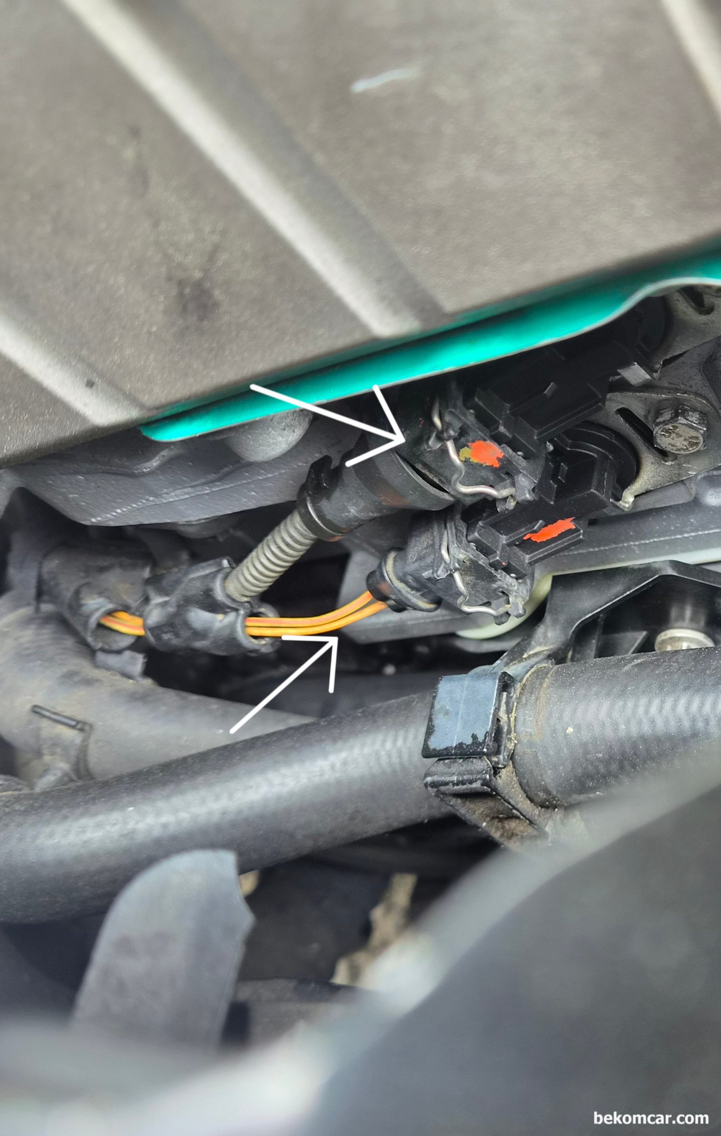 BMW E60 N52 525i 2A98 2A9A 고장코드 기본점검 사항, BMW E60 N52 525i 흡기 배기 바노스 솔레노이드 코넥터는 배선 색으로 구분 된다. 아라 배기솔레노이드 는 둘 다 오랜지색 이다. 코넥터 가 바뀌면 바노스 고장코드 2A98 & 2A9A등 이 스캔될 수 있다.|bekomcar.com