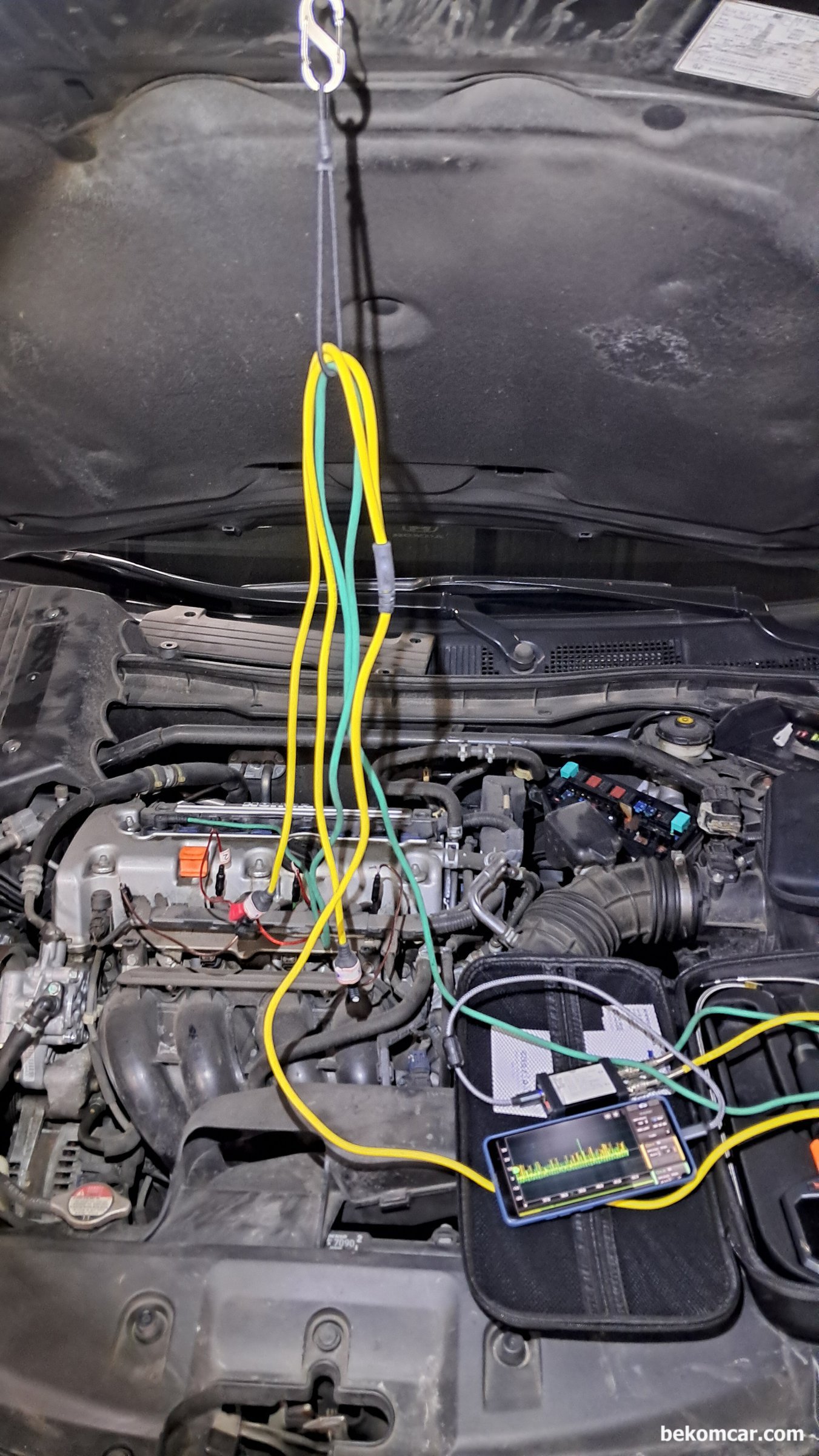 혼다 어코드 8세대 2.4L 인젝터 분사량 및 연료공급 상태진단, 혼다 어코드 8세대 2.4L K24Z2 엔진의 인젝터 분사량 파형측정은 HS512Max 스코프와 ROTKEE VS 인젝터 진동센서를 이용했다. 연료보정값, 인젝터 분사량 파형측정 및 점화코일 전류측정 (인젝터 핀틀 열리는 시점 및 상태등 진단가능)  그리고 인젝터 파형을 측정하면 인젝터 분사량등 진단이 가능하다.|bekomcar.com