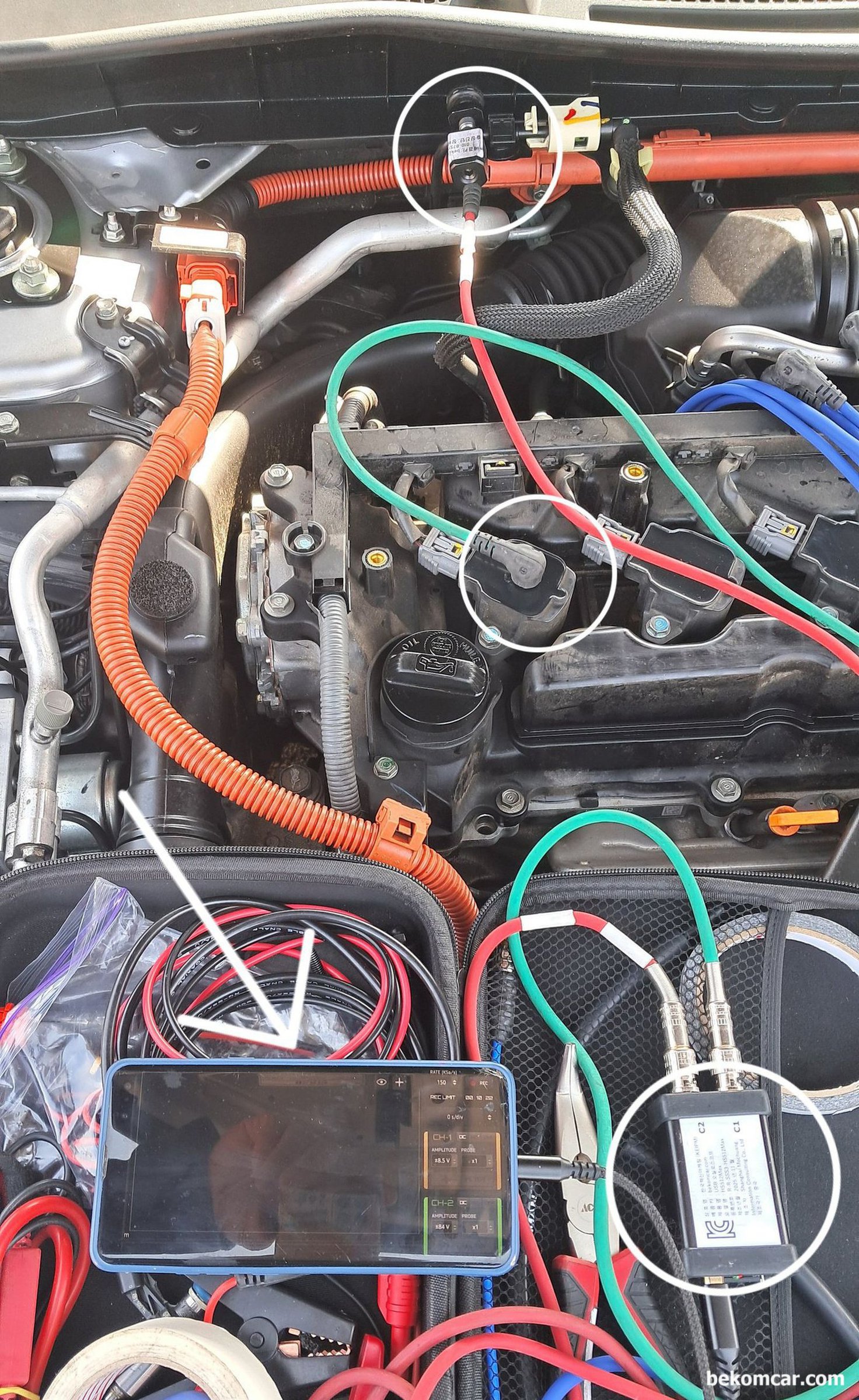 정비사와 측정장비 & 데이터학습, ROTKEE VS 인젝터 진동센서 활용편 요약, 베콤카 중고차진단 사례, 혼다 어코드 9.5세대 하이브리드 2.0L DOCH 애킨슨 차량이다. 인렛 연료파이프 위치가 좋다. #1번 실린더 (점화2차파형)에 싱크해서 각 실린더별 인젝터 작동상태 및 분사량 등 분석이 가능하다. 스코프는 HS512Max 이다. 추가내용: https://bekomcar.com/ko/photo/dchs08qr5/|bekomcar.com