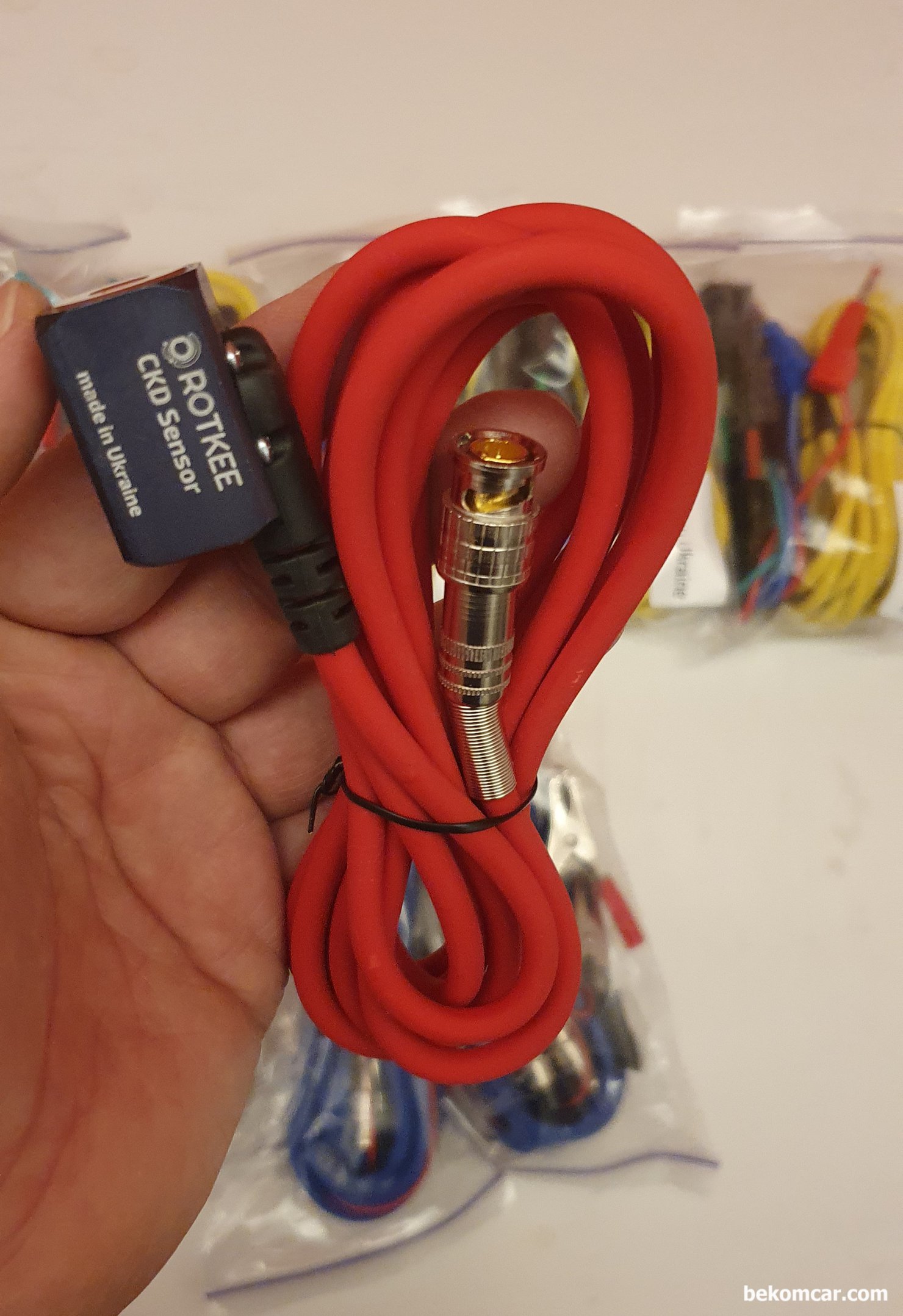 ROTKEE CKD 진동센서, 차량 부조 노이즈 하체 엔진룸등 다양한 진동관련 진단 정비에 사용, ROTKEE CKD 진동센서 이다. 우크라이나 에서 제작한 고품질 센서로 ROTKEE는 세계적으로 널리 알려진 혁신적인 기술기업이다. 베콤카는 국내 대리점을 하고 있다. 이번에 정비사세트B+ 이외에 추가로 필요하여 TL MIX4 와 함께 수입한 CKD진동 센서이다. 모든 정비사의 매출을 올려줄 수 있는 센서로 생각된다.|bekomcar.com