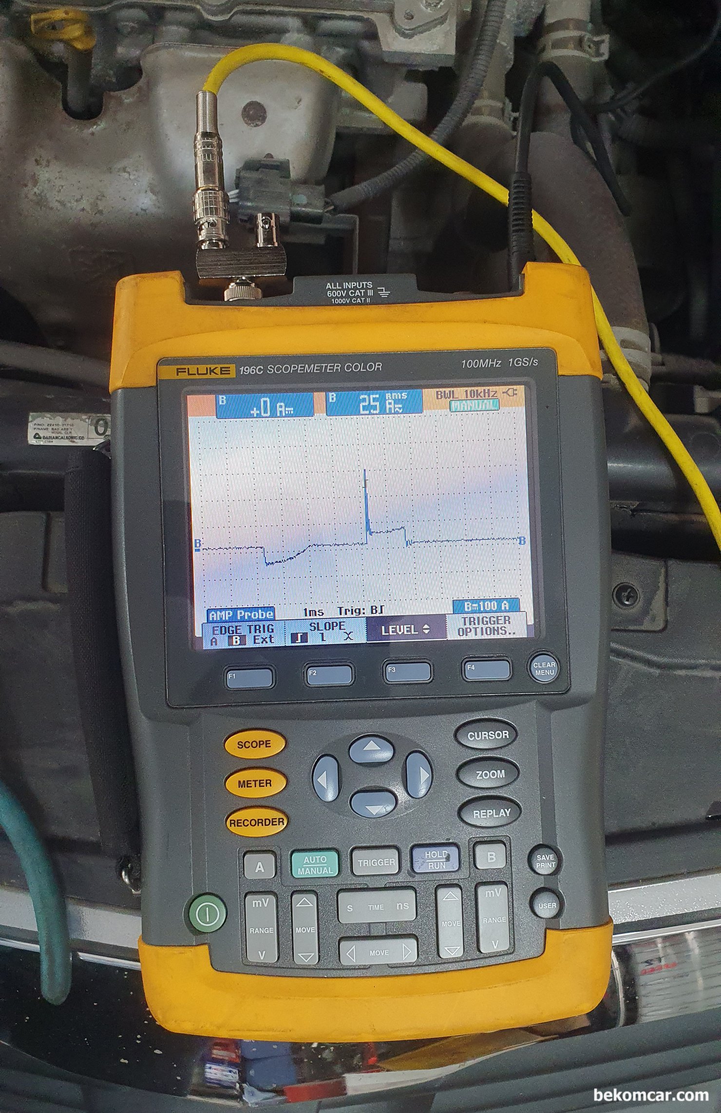 FLUKE 196C 스코프미터 & ROTKEE TL MIX4 and LX1, 플루크 196C에서 ROTKEE LX1 점화파형 프로브로 점화파형 을 측정한다. 4개 실린더 점화파형 이 잘 측정된다.|بيكومكار (bekomcar)