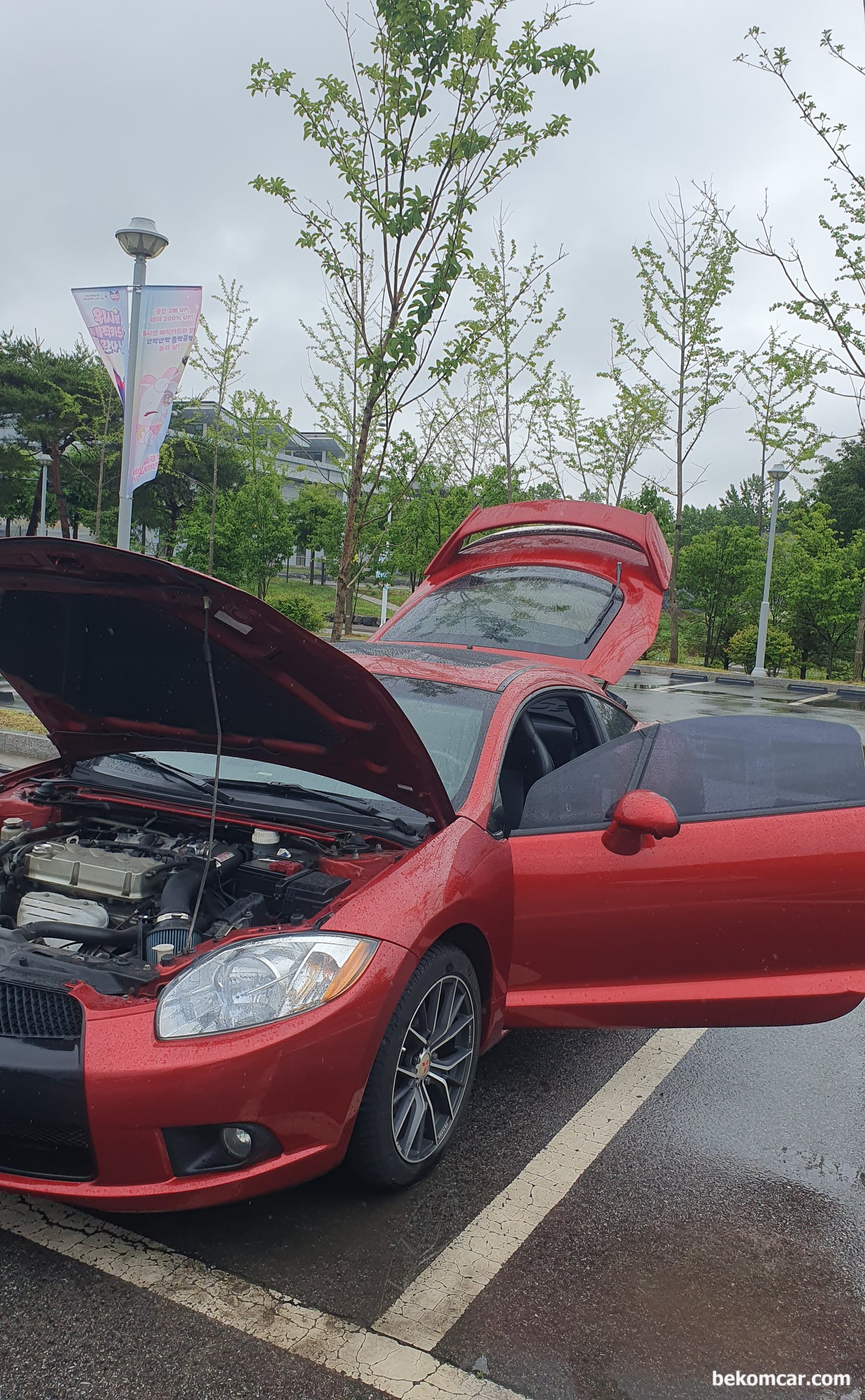 2008 미쯔비시 이클립스 2.4L 뱅크1 & 뱅크2 희박 농후 진단기록, 2008 미쯔비시 이클립스 2.4L 뱅크1 & 뱅크2 희박 농후 진단기록 이다. 자유로 시험주행하면서 해이리 주차장에서 사진을 기록으로 남긴다. 독특한 외관 디자인에 시트안점감 등이 매우 인상적이다.|贝科姆汽车 (bekomcar)