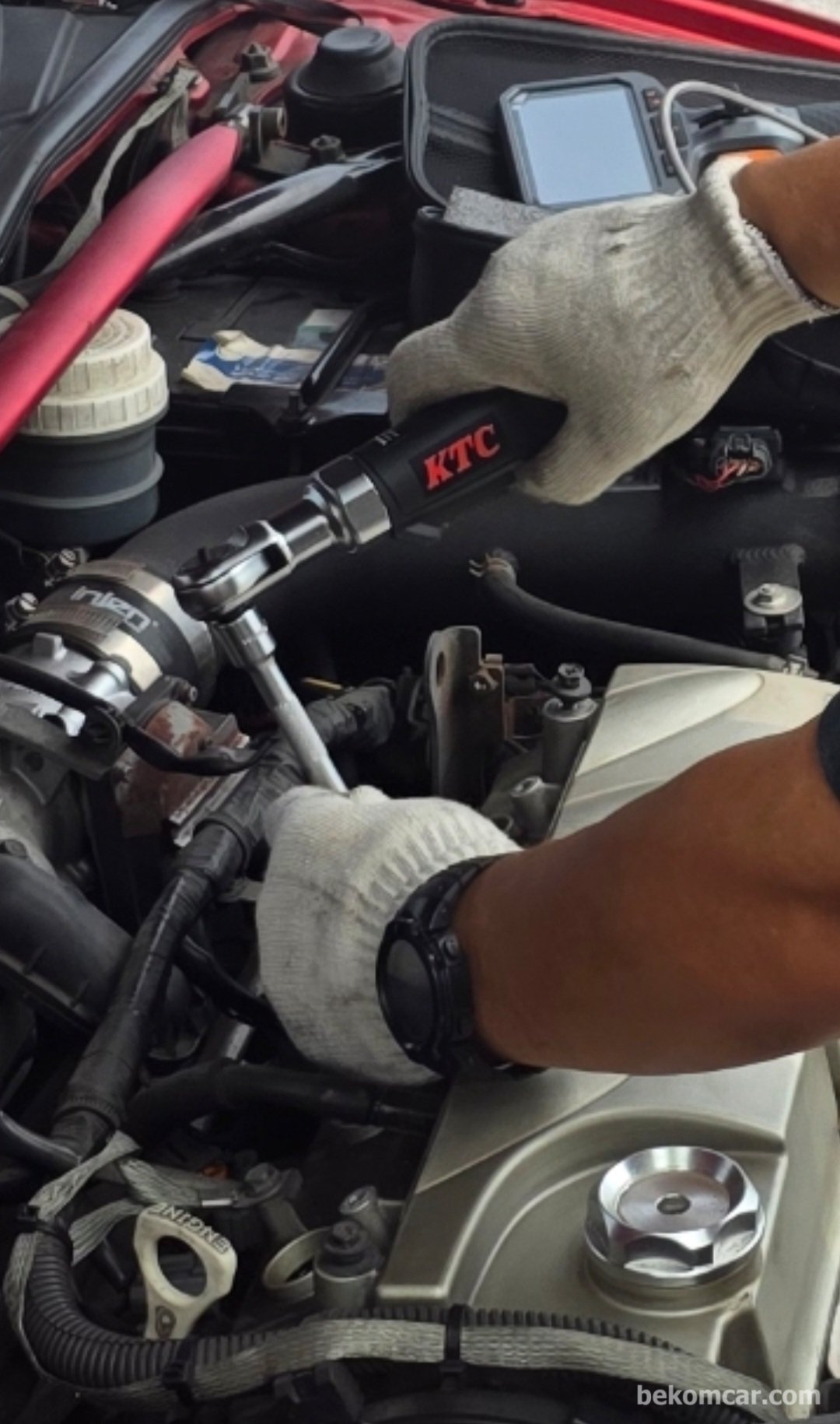 Click for slide show Front Image-JTRE330, KTC, Cordless Ratchet Wrench|bekomcar.com