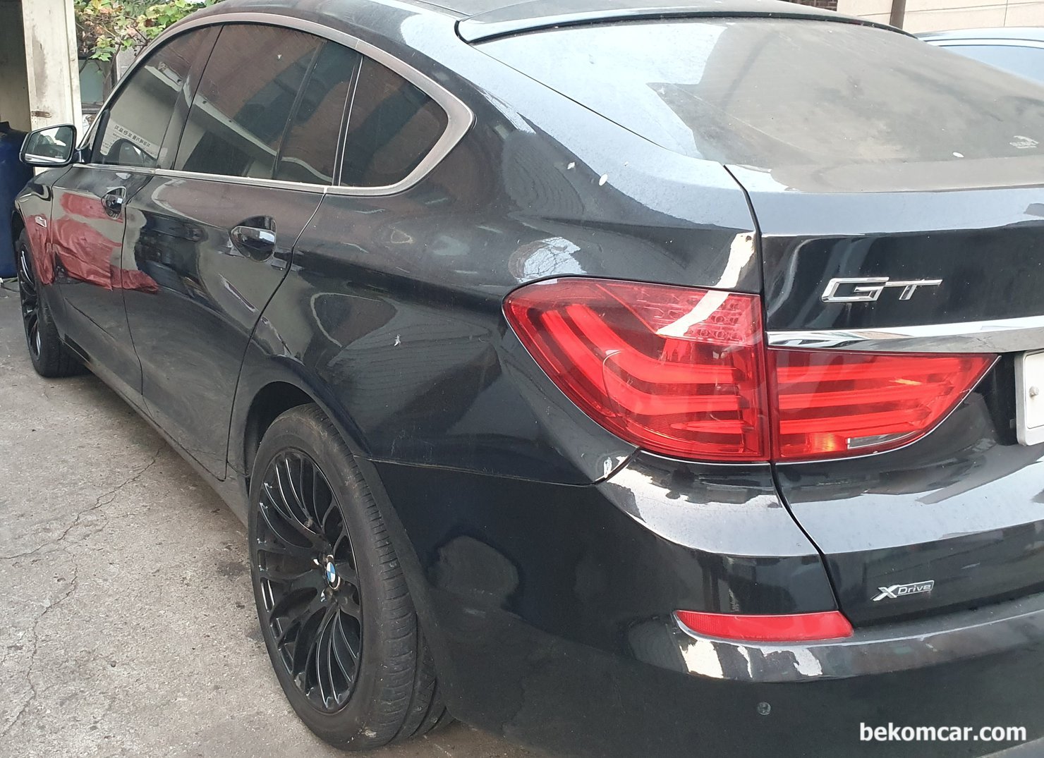 2010년 BMW GT 시동불가 쓰로틀바디 고장코드 관련 DME TPS 파형 진단 기록, 희한하게 한국에서는 상대적 인기가 적은 쿠페 디자인의 BMW GT N55 엔진 차량이다. 증상으로 시동이 걸리지 않고 크랭킹 만 된다. CKP 크랭크각센서는 정상이며 연료나 압축압력등 은 정상으로 판단되는 상태이다. 쓰로틀바디 고장이 먼저 생기고, 배선을 타고 DME 에 스트레스를 지속적으로 주면서 DME까지 고장 난것으로 판단되는 상태이다. 베콤카 진단 차량은 크랭킹만 되고 시동이 안 걸리는 2010년 BMW GT N55 차량이다.|ベコムカー (bekomcar)